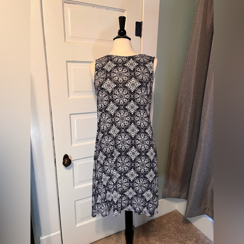 Amazon Essentials Tank Dress, Sz Medium, Dark Blue with White medallions